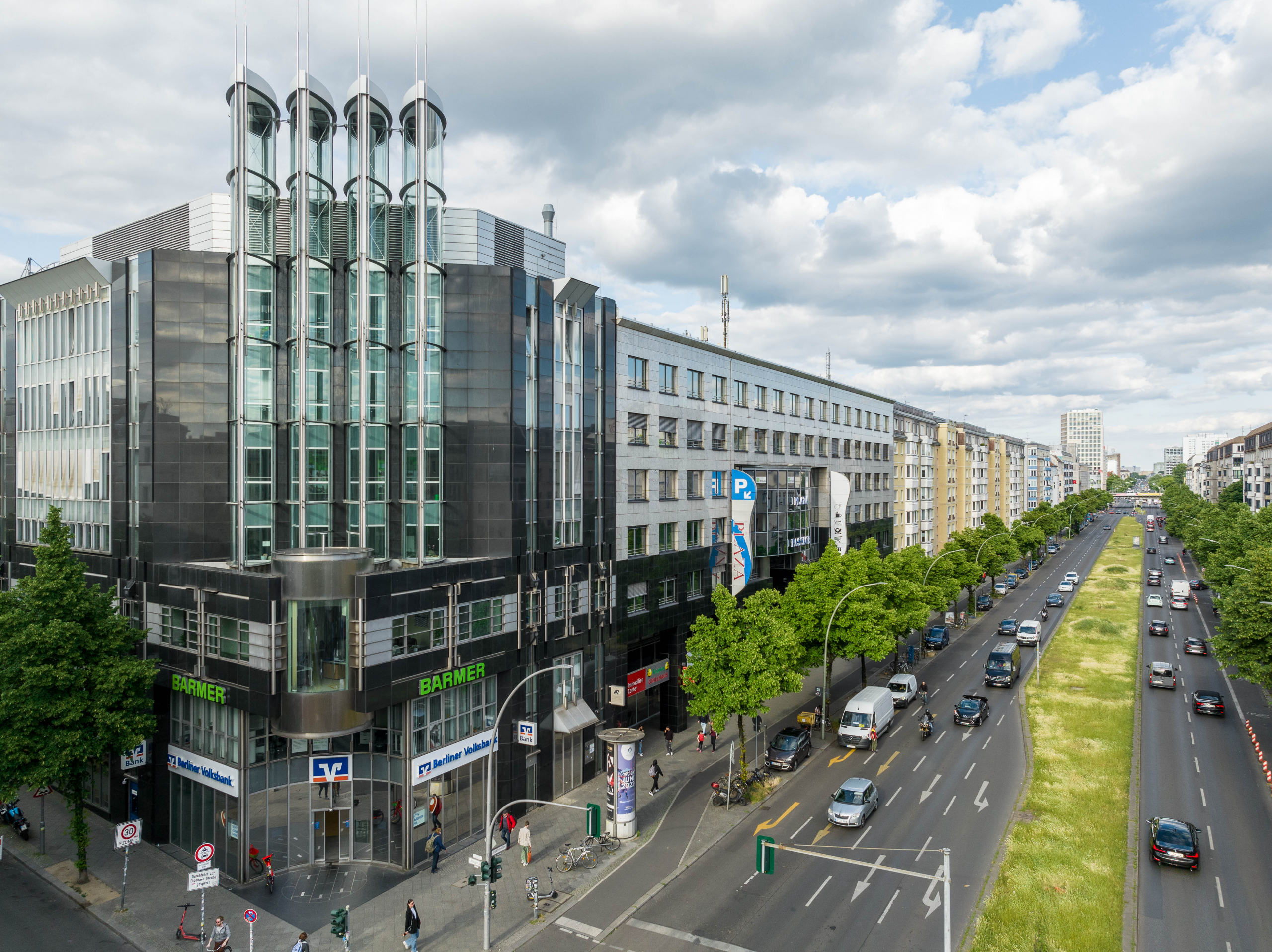 2.6 MIO. EUR Investment in Car Park Plaza Frankfurter Allee